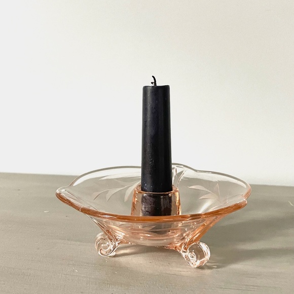 VINTAGE 1930s Depression Glass Etched Glass Footed Candle Holder - Picture 2 of 8